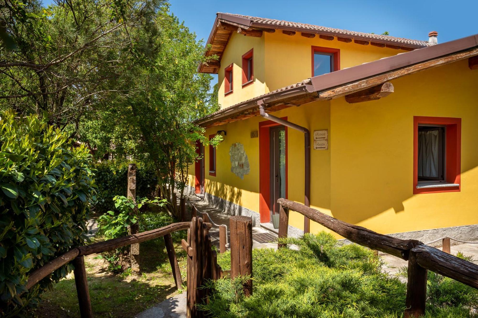 Hotel Il Fiorile Borghetto Di Borbera Exterior foto