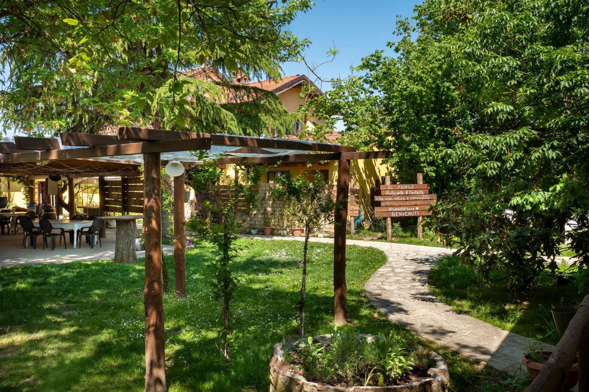 Hotel Il Fiorile Borghetto Di Borbera Exterior foto